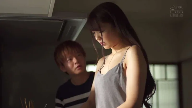 Bạn tình của chị gái phang cô em vợ yêu đang đau lòng vì thất tình